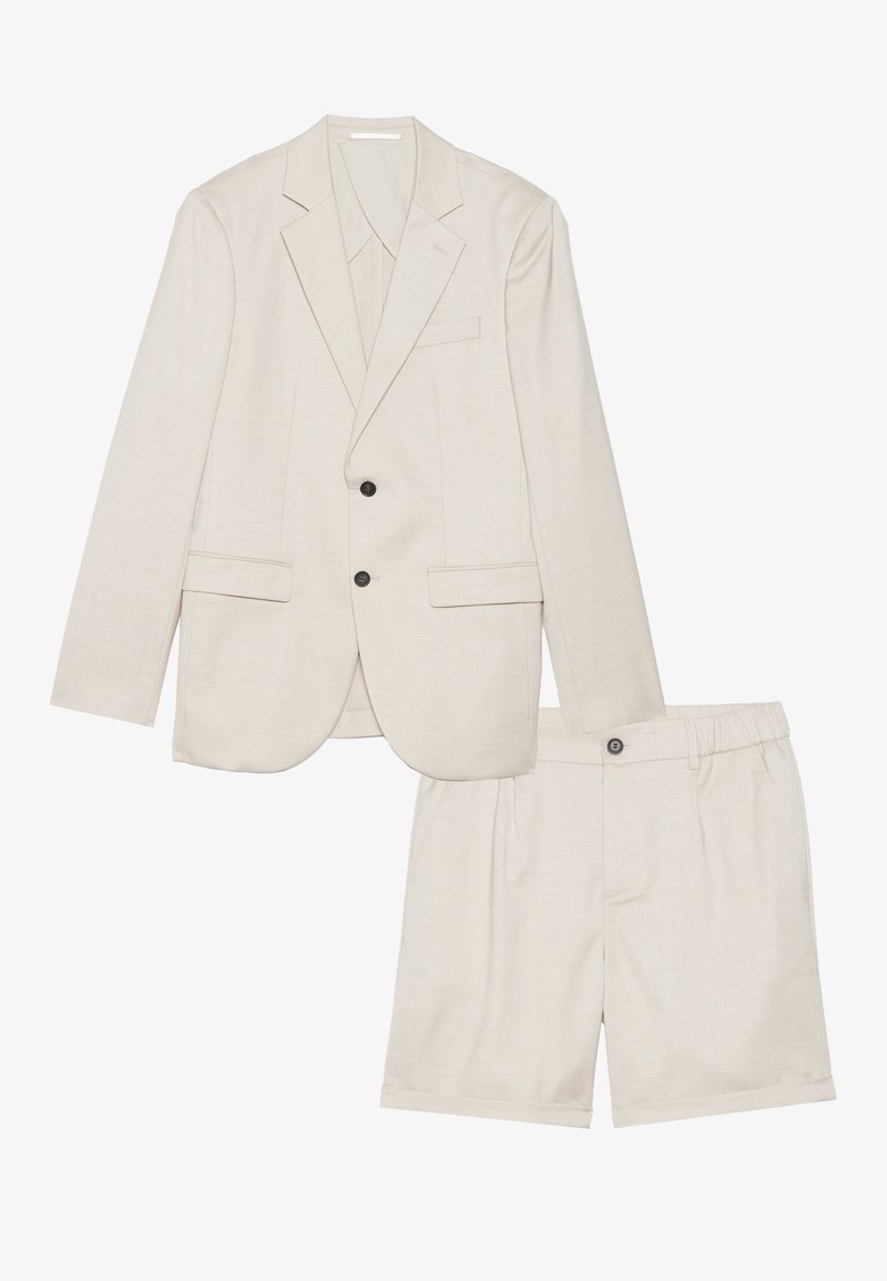BASIC SUIT W/ SHORTS Media 1