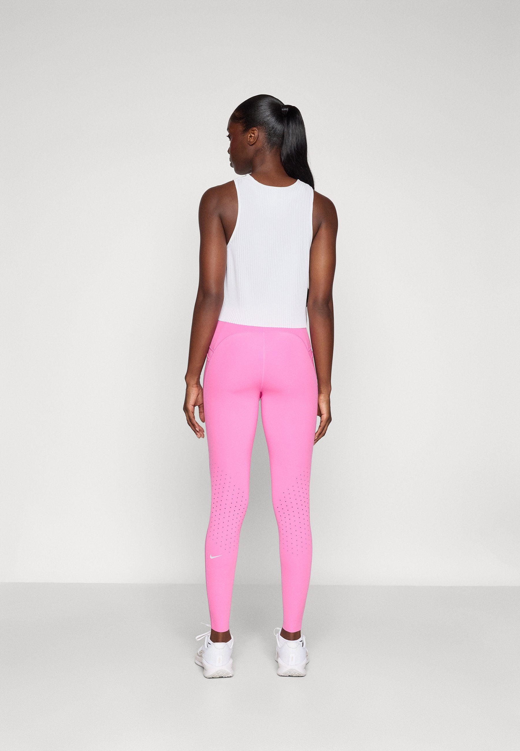 Nike Performance SWIFT