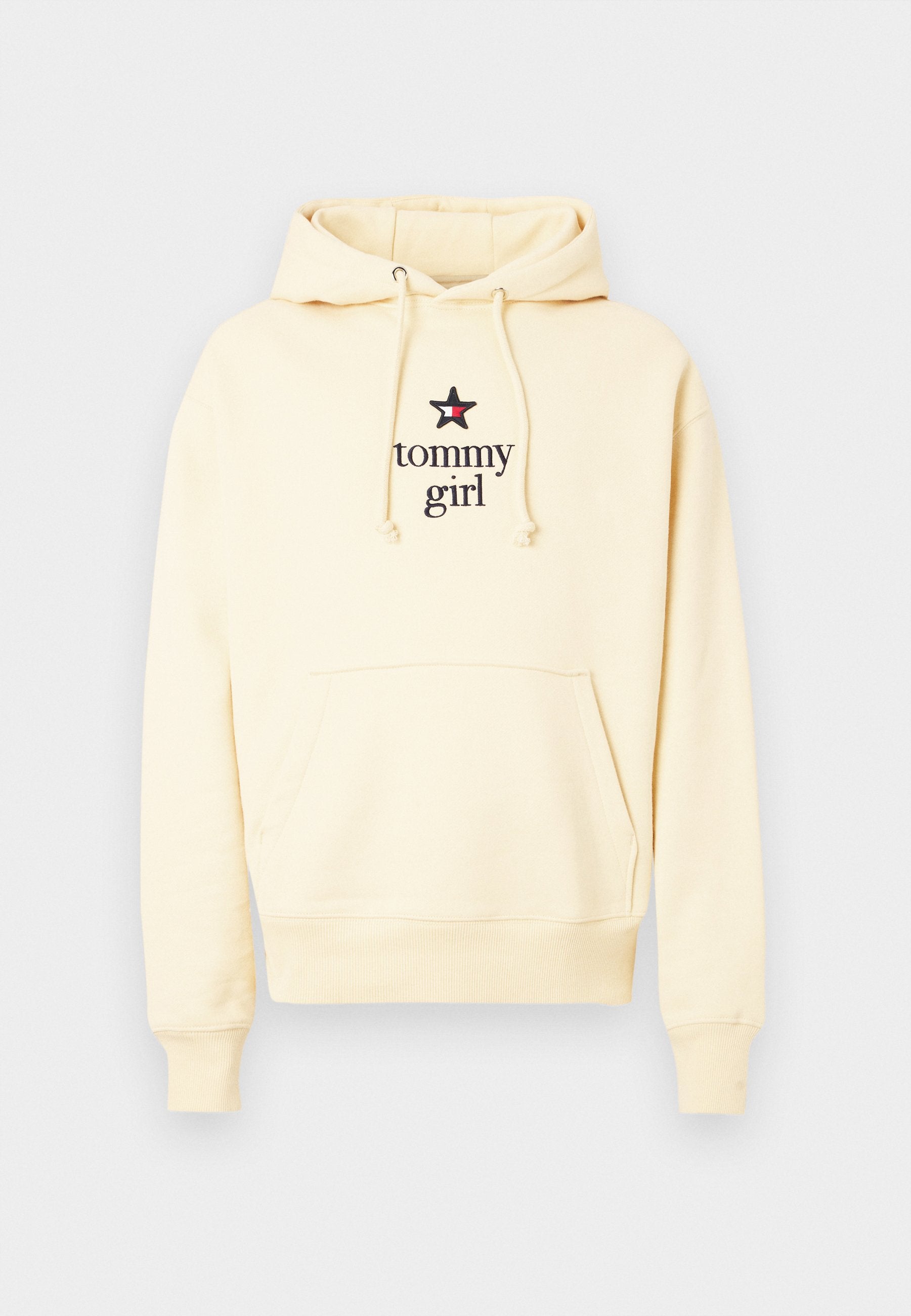 Pullover Hoodie in hellgelb, mit einer Fronttasche, Kordelzugkapuze und einem grafischen Design mit dem Text "tommy girl" und einem Stern.