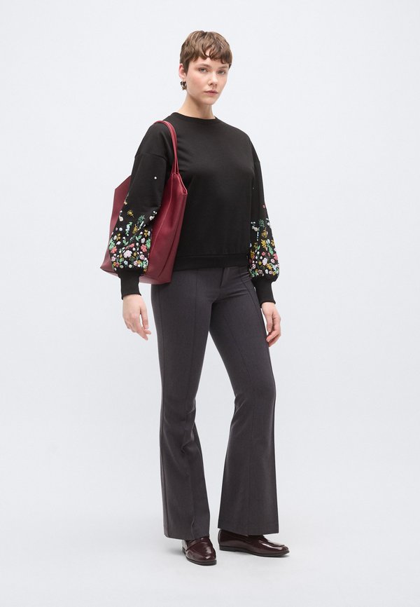 ONLY Tall ONLBROOKE O NECK FLOWER