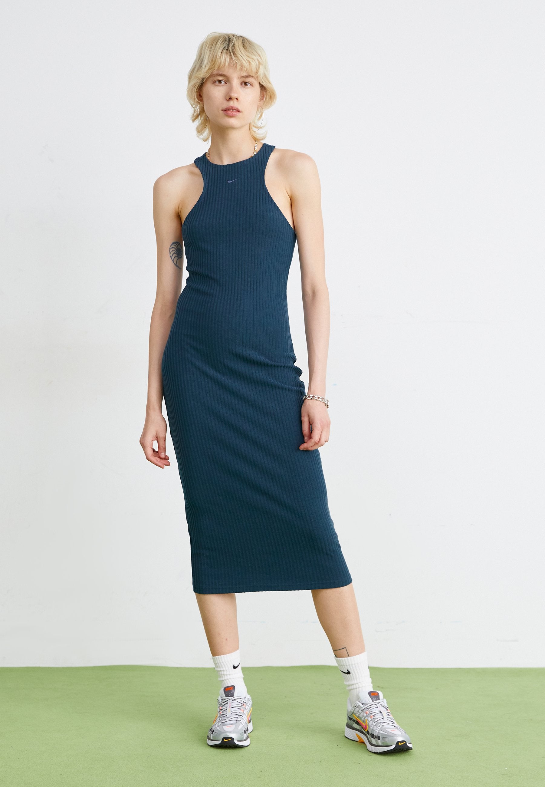 Nike Sportswear MIDI