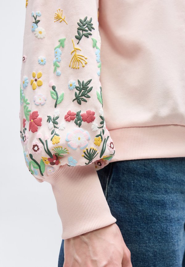 ONLY Tall ONLBROOKE O NECK FLOWER