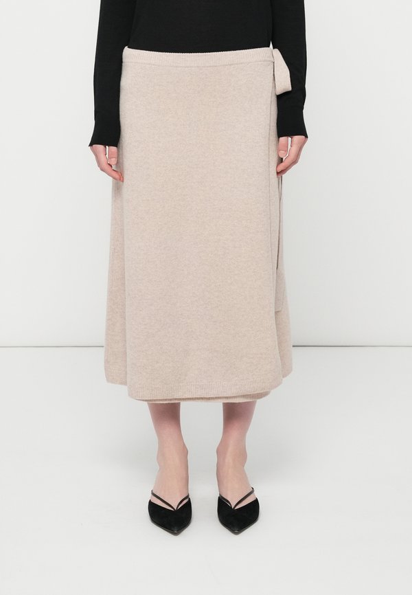 CLOSED WRAP SKIRT