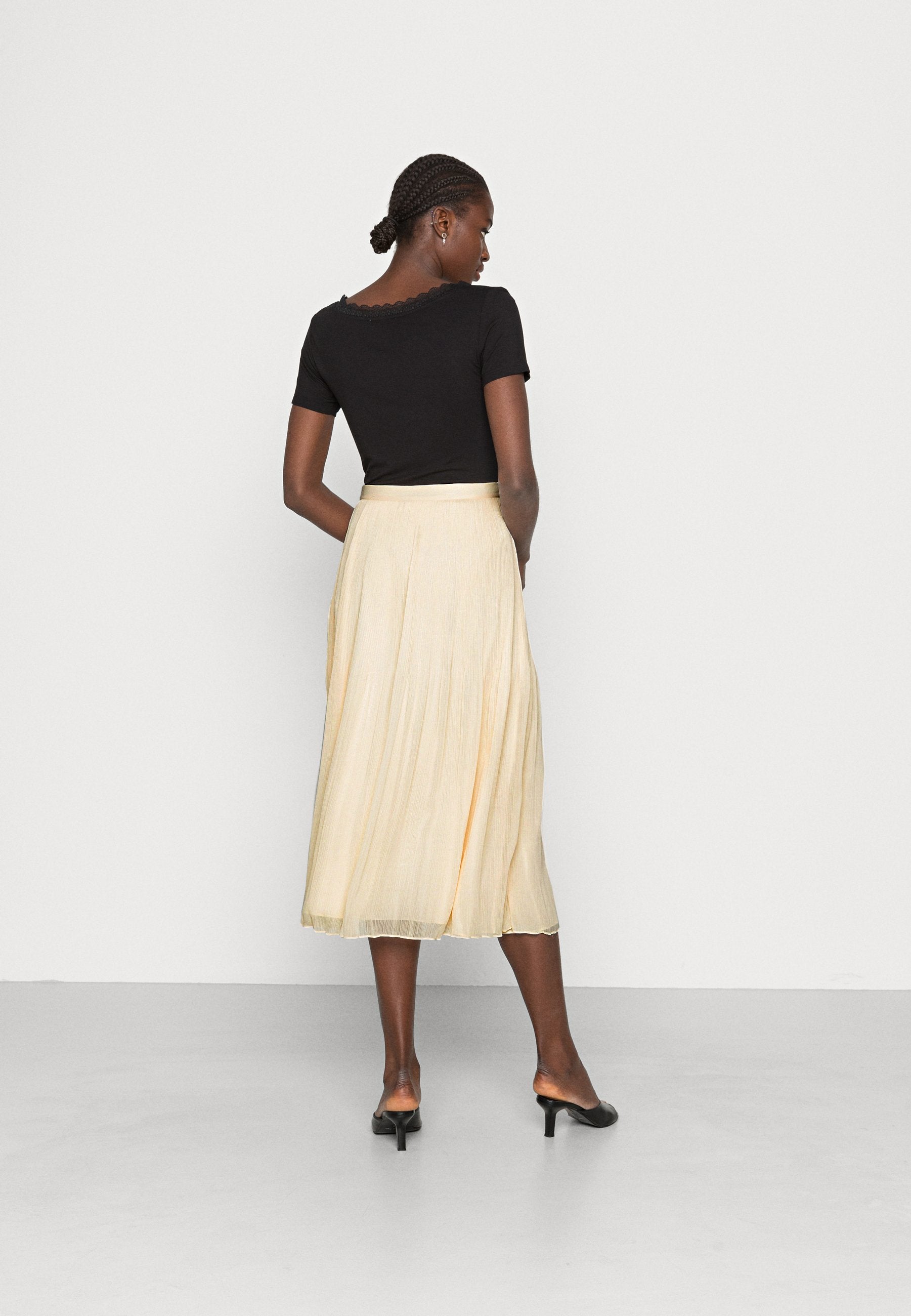 Marks & Spencer FLUID PLEAT SKIRT