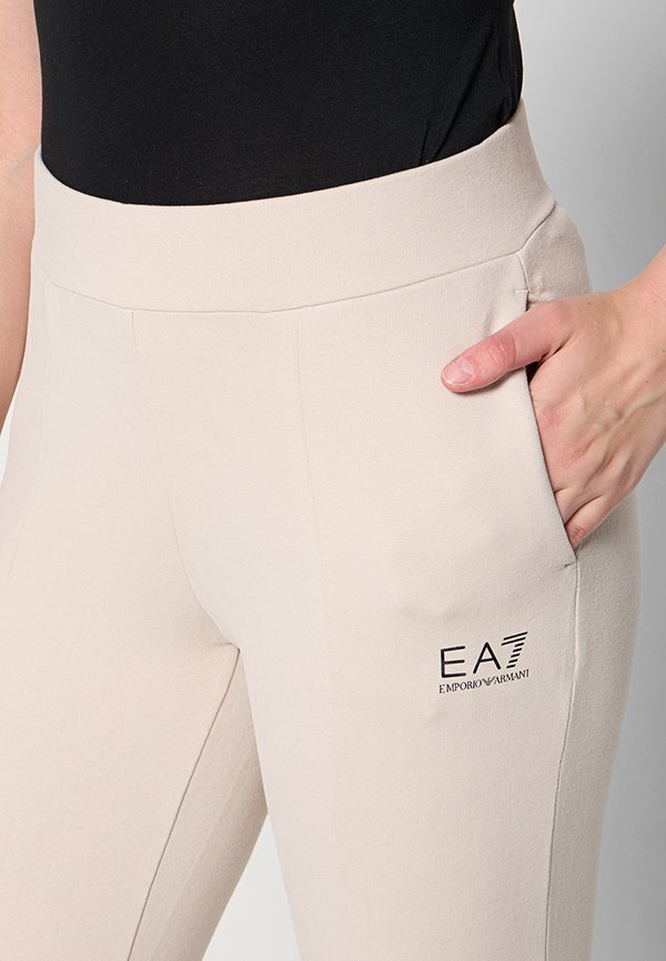 EA7 Emporio Armani