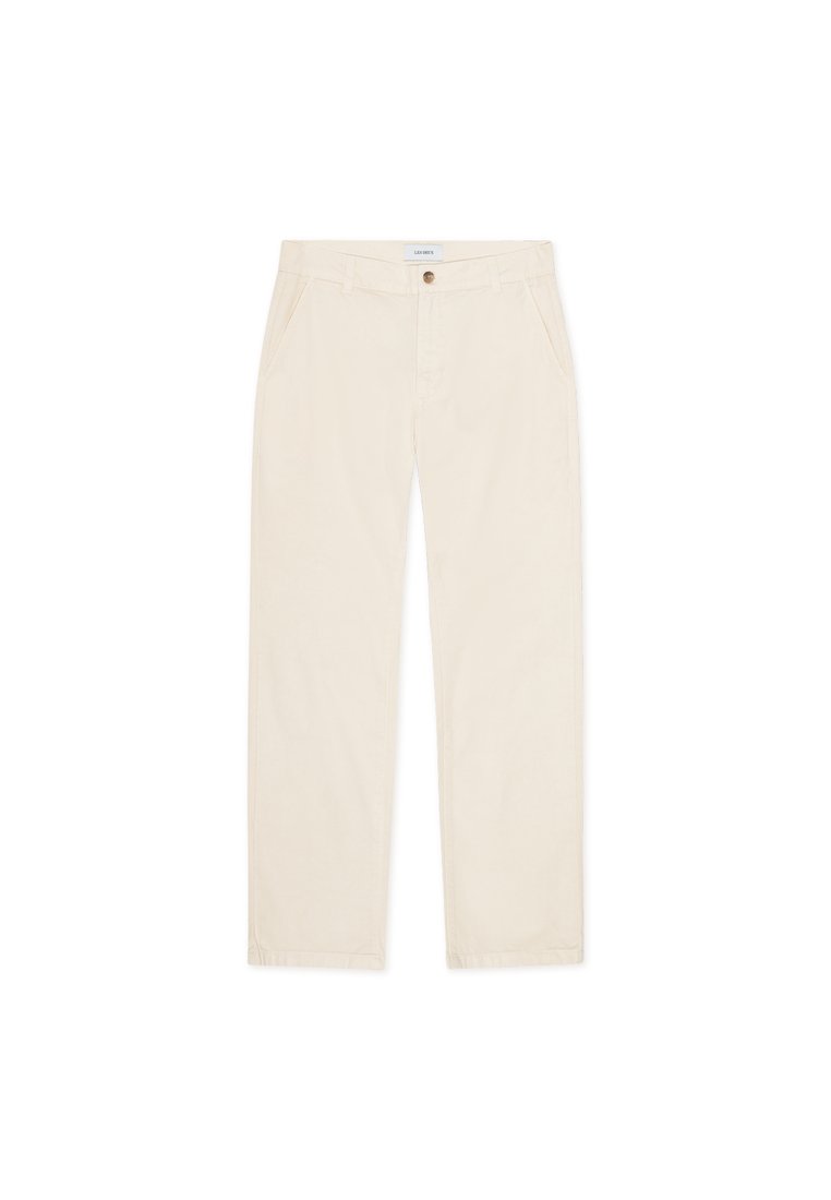 Beige Baumwollhosen mit geradem Bein. Verfügen über zwei Fronttaschen und einen einzelnen Knopfverschluss in der Taille. Glatte Textur.