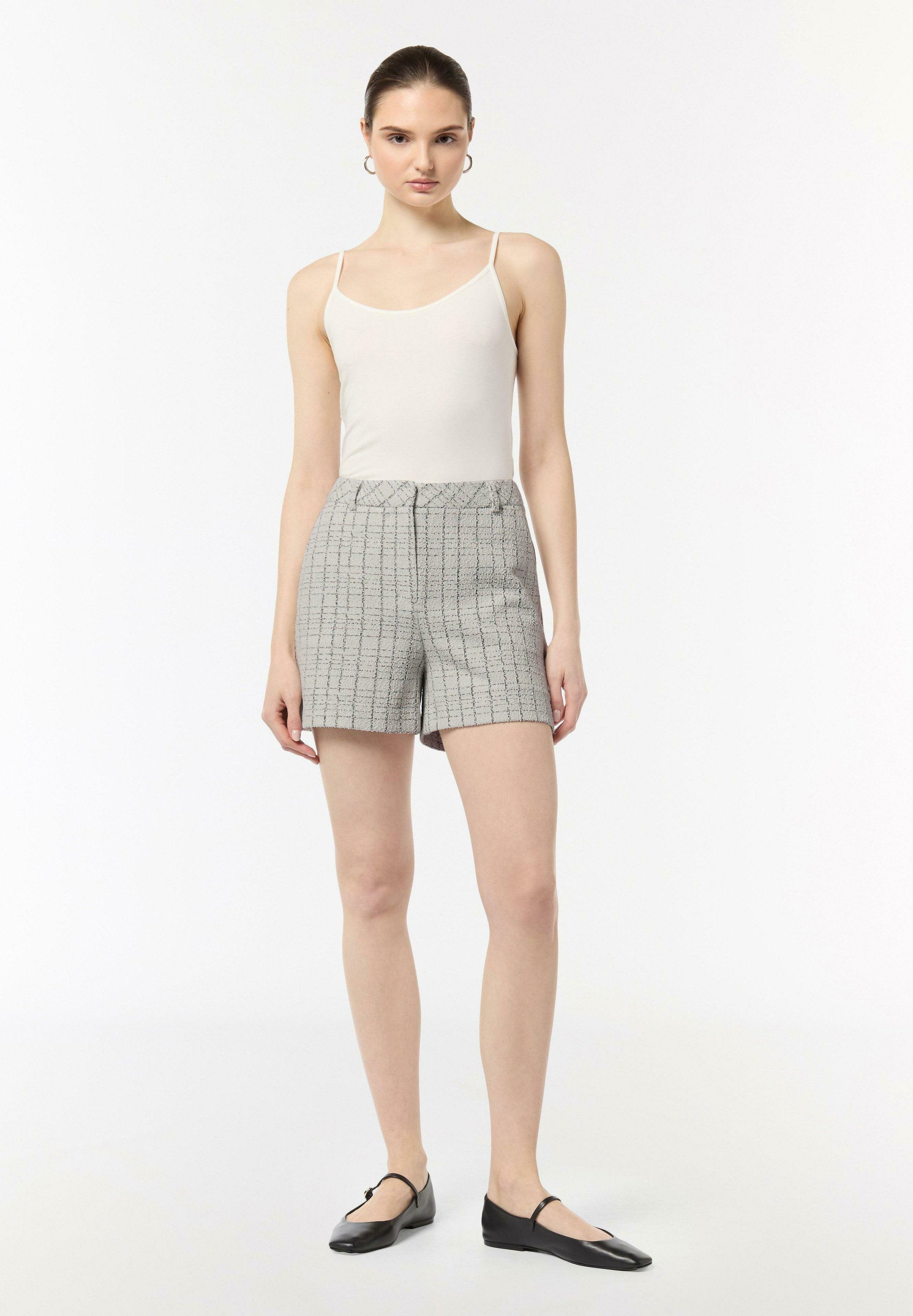 comma Shorts Media 6