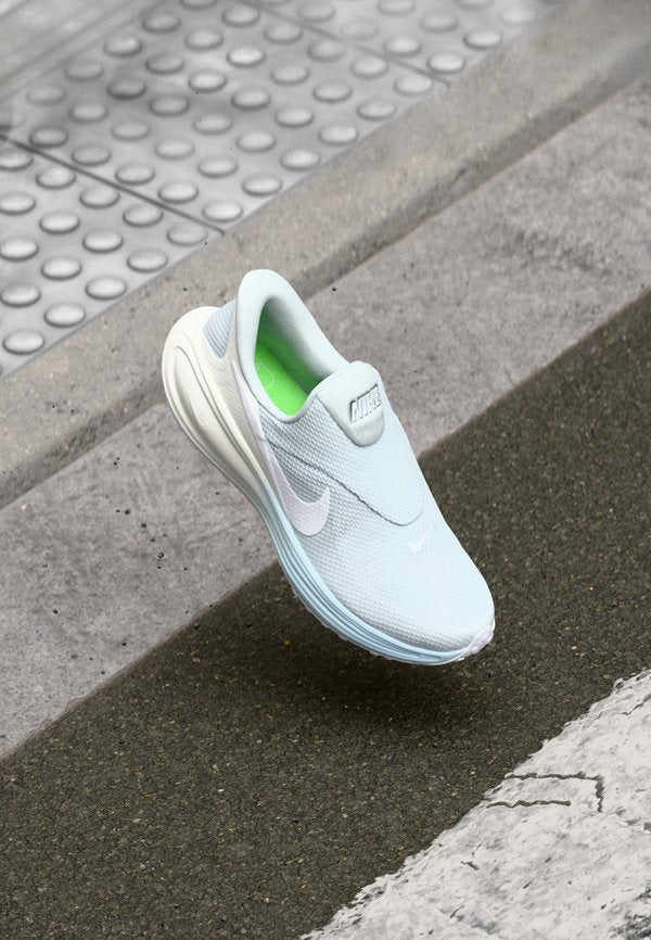 Nike Performance REVOLUTION 8 EASYON - Road running shoes - pure platinum-coloured/white/glacier blue/green strike/summit white