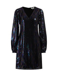 Schwarzes Pailletten-Kleid mit V-Ausschnitt, langen Puffärmeln und taillierter Silhouette. Reflektierende Pailletten erzeugen eine schimmernde Textur über das gesamte Kleid.