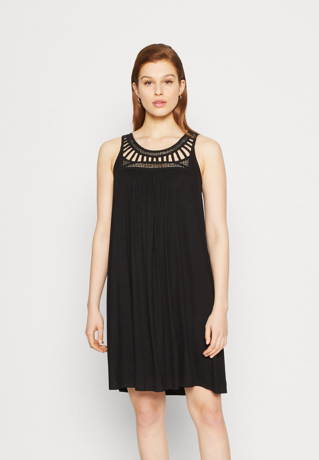ONLLINE DRESS  Media 3