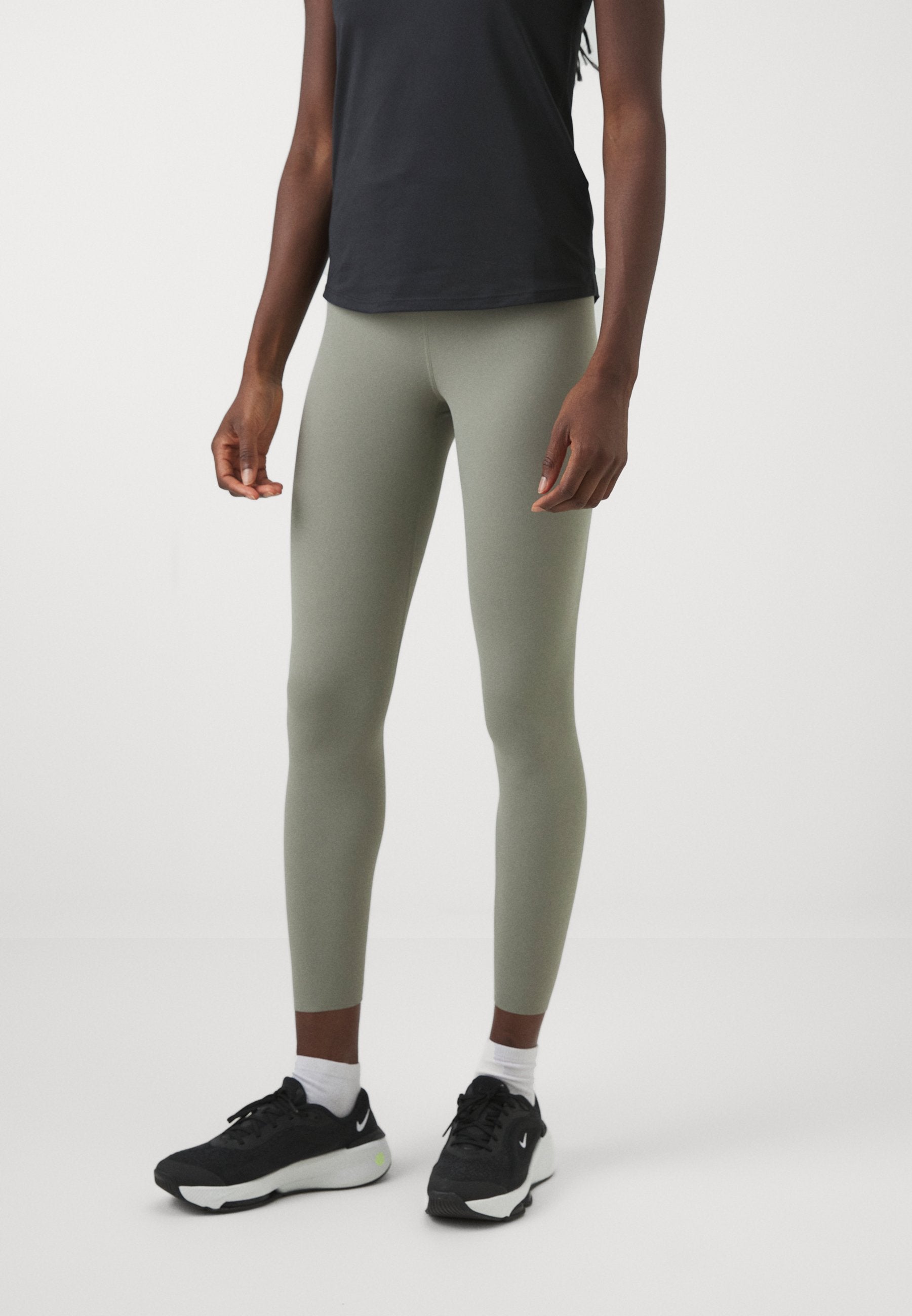 Nike Performance ZENVY HR 7/8