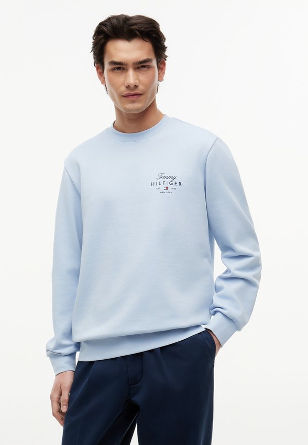 Tommy Hilfiger SCRIPT STACK BRAND LOVE - Sweatshirt - breezy blue