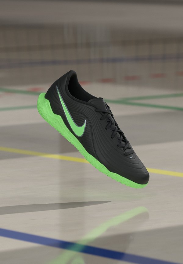 Nike Performance TIEMPO MAESTRO CLUB IC - Indoor football boots - black/illusion green