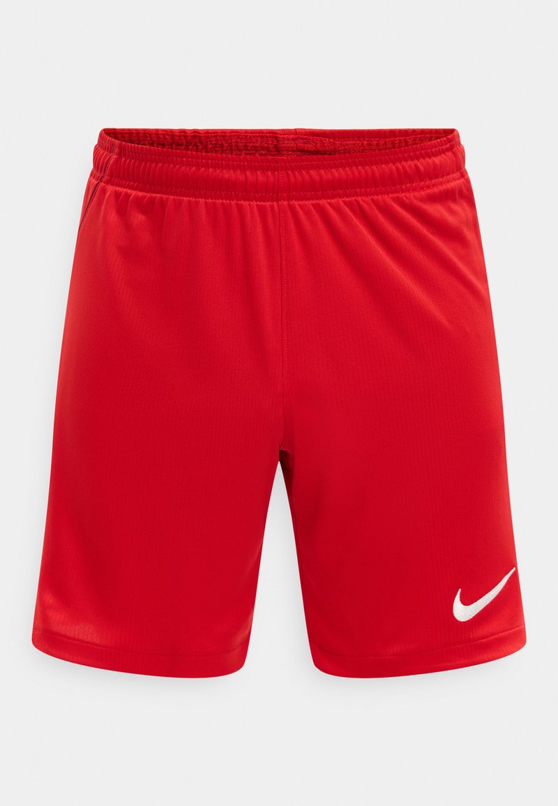 Rote Sportshorts mit elastischem Bund und weißem Nike-Swoosh-Logo auf dem unteren rechten Bein.
