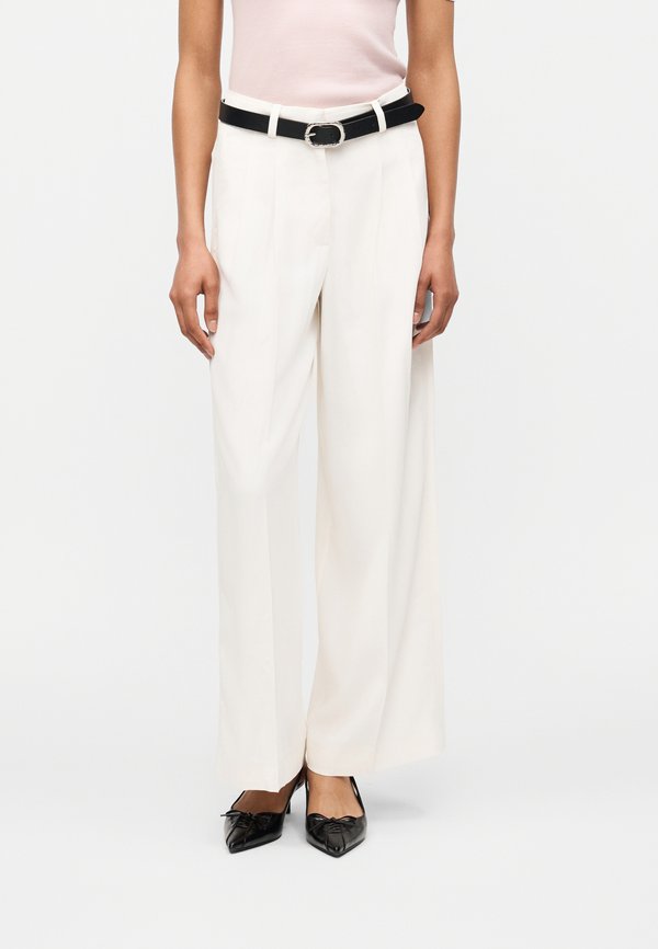 Selected Extra wide fit
