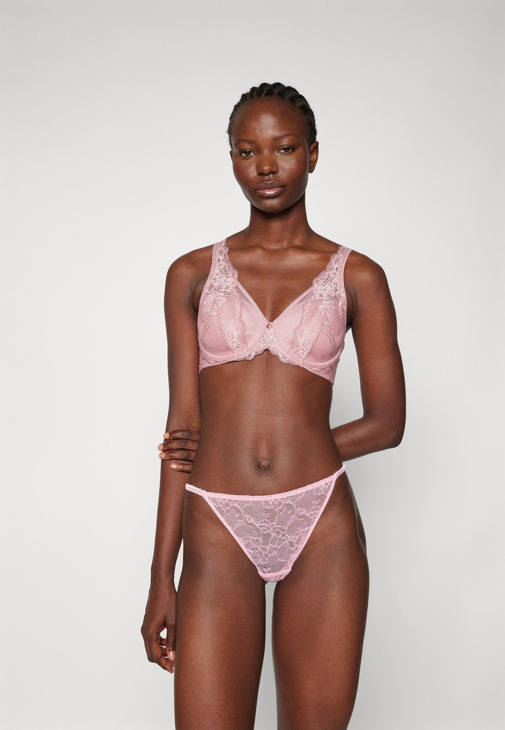Triumph MIT BÜGEL WILD PEONY FLORALE