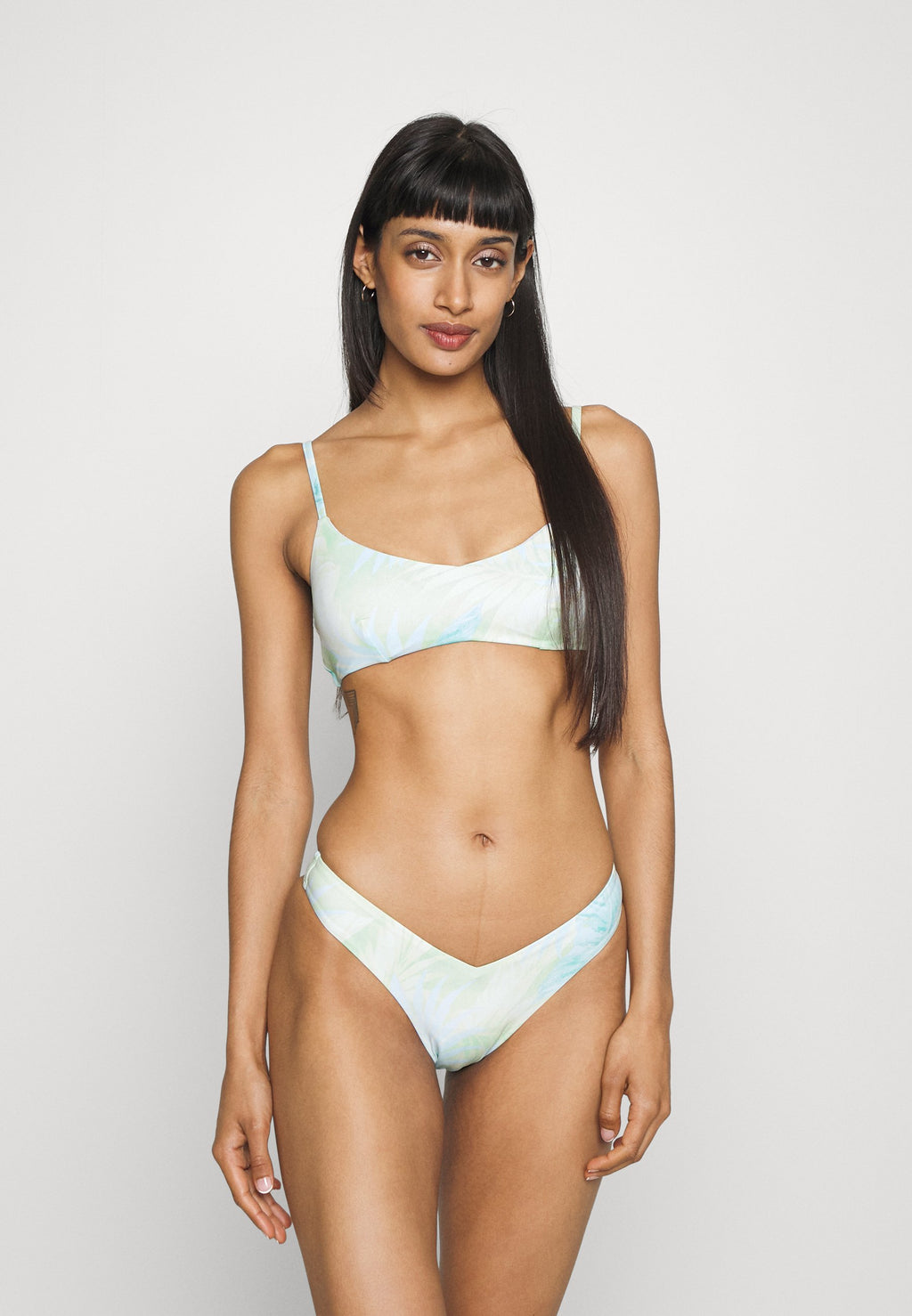 TROPICANA V HIGH CUT RIO Media 2