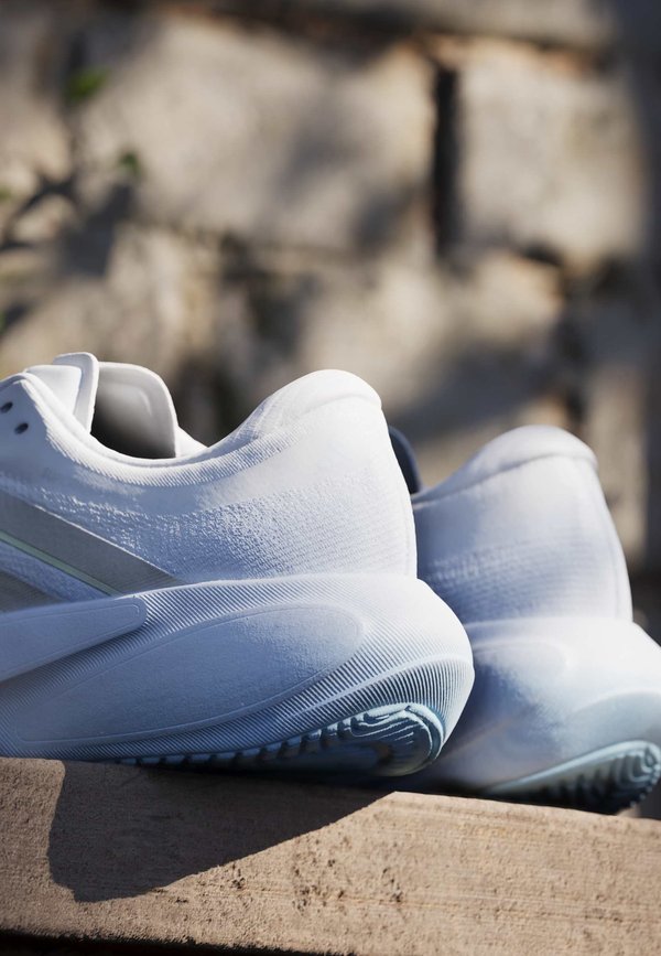 adidas Performance SUPERNOVA RISE 3