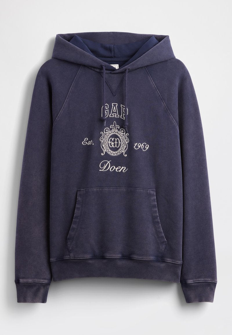 Navyblauer Hoodie aus Baumwollmischung, mit einer Fronttasche, Kordelzugkapuze und besticktem GAP-Logo mit dekorativen Elementen.