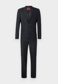 Schwarzer Anzug mit einem Zweiknopf-Blazer und Reverskragen sowie passender Hose. Aus glattem Stoff mit leichtem Glanz gefertigt.