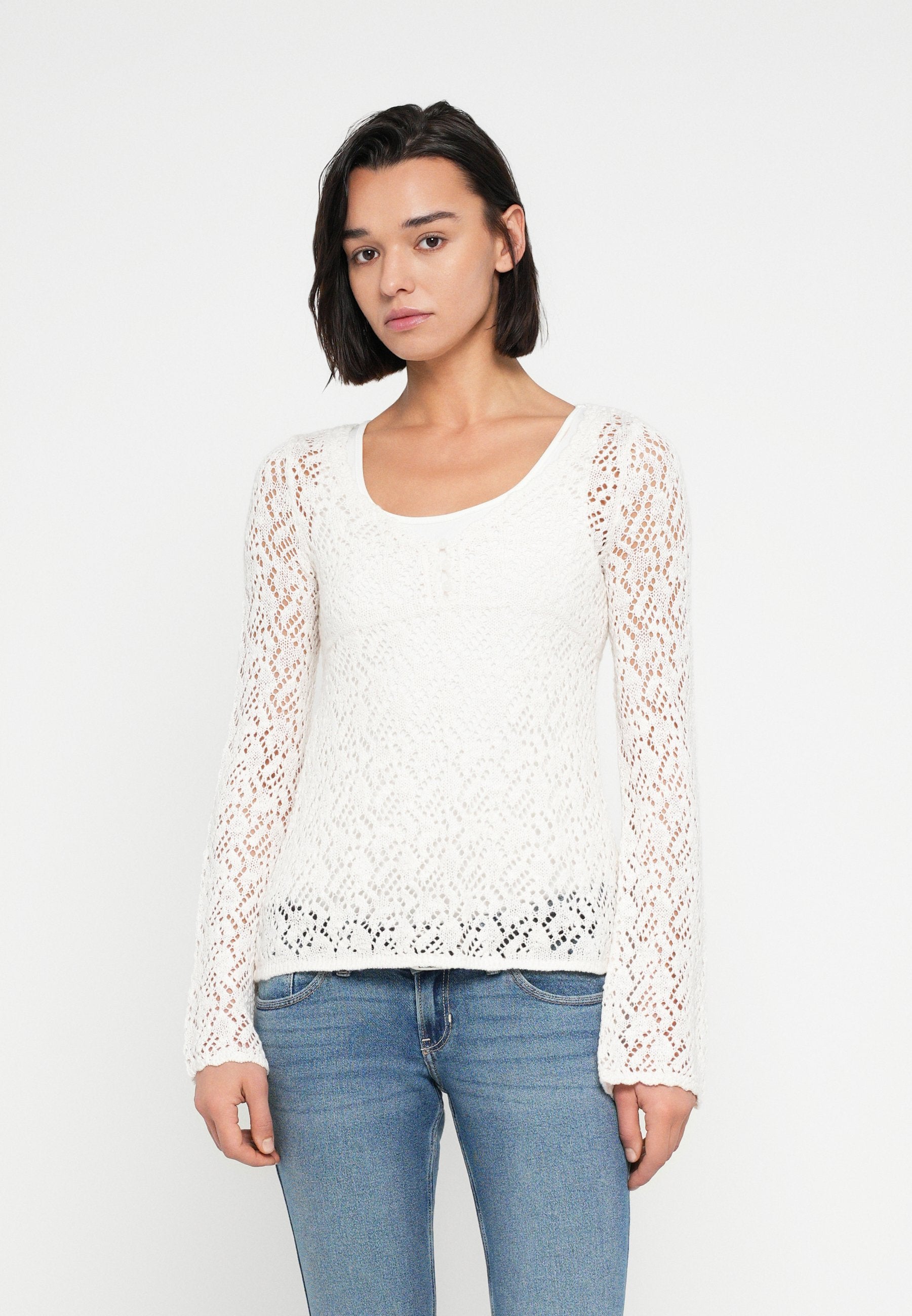 Hollister Co. BOHO STARSKY