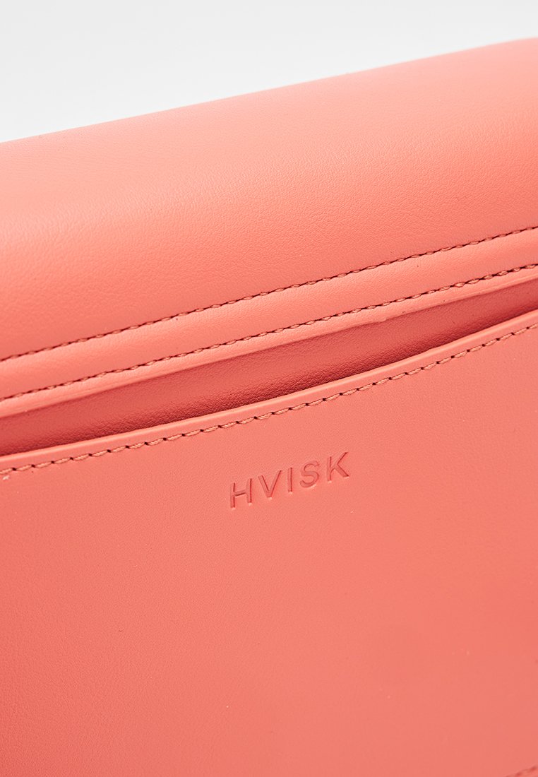 HVISK CAYMAN