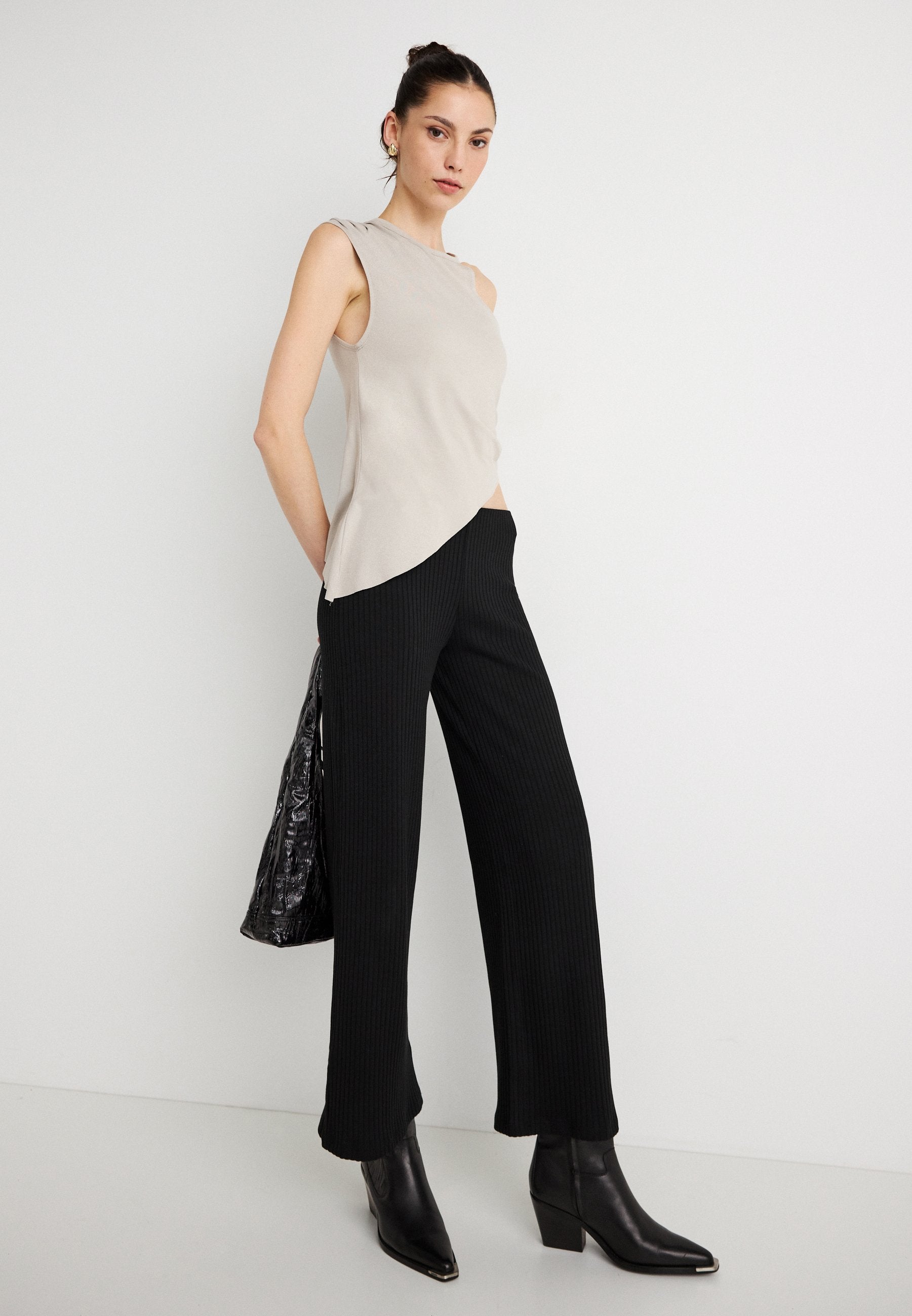 Gina Tricot TROUSERS