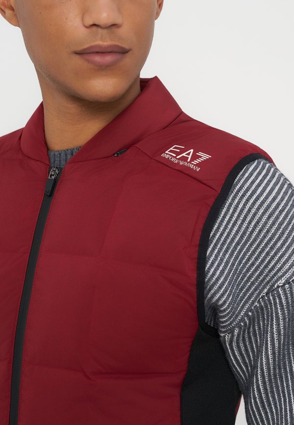 EA7 Emporio Armani