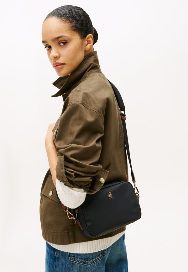 Tommy Hilfiger POPETTE - Cross body bag - black