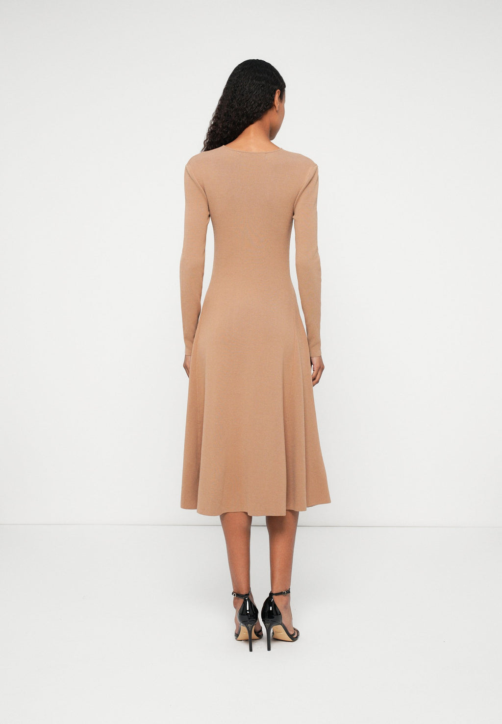 DAILY DRESS Media 4