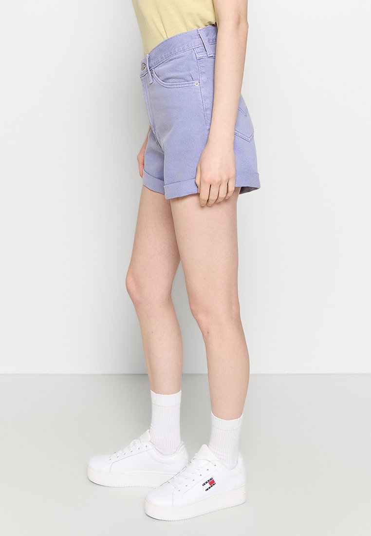 Levi's® ROLLED 80S MOM