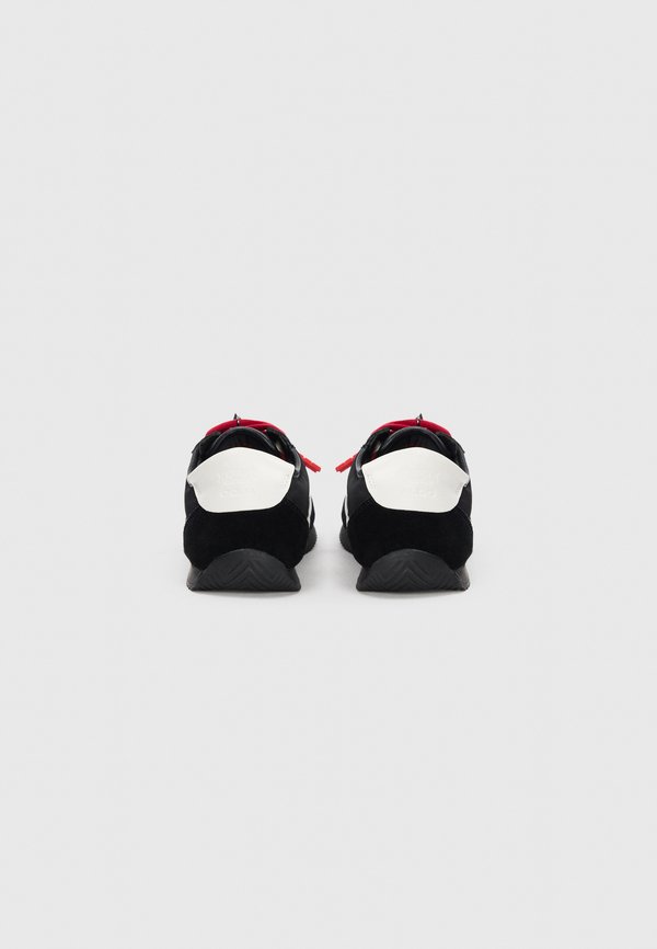 ALDO STRANGER THINGS HELLFIRELIVES  PILLOW WALK