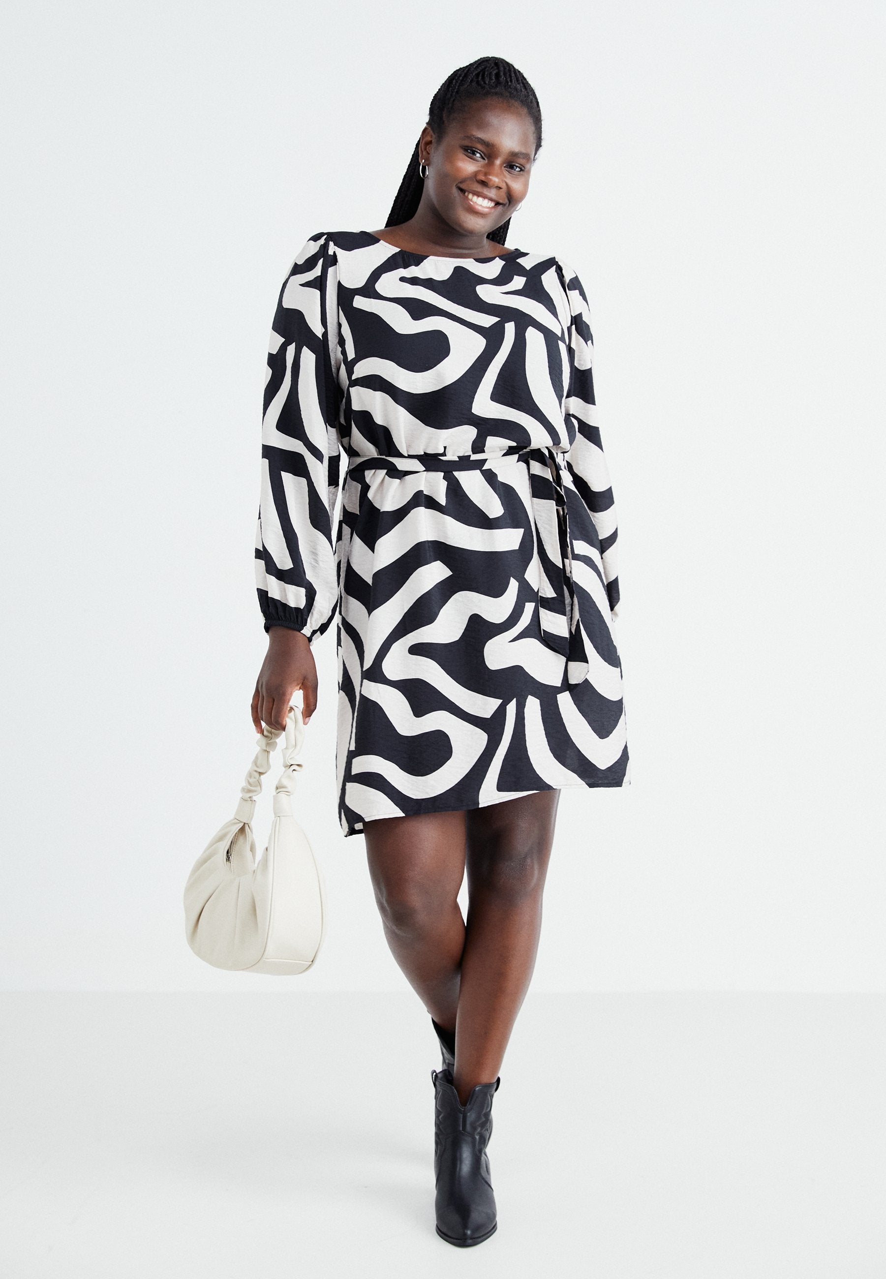 Vero Moda Curve VMCJOSIE RIKA DRESS