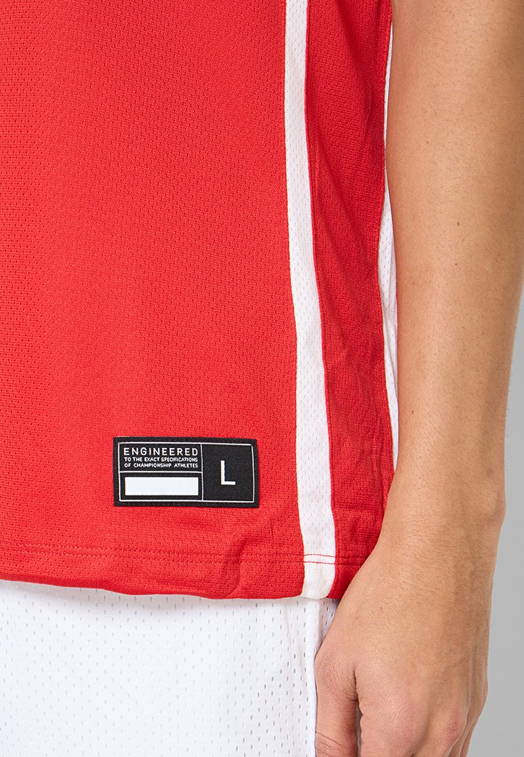 Nike Performance