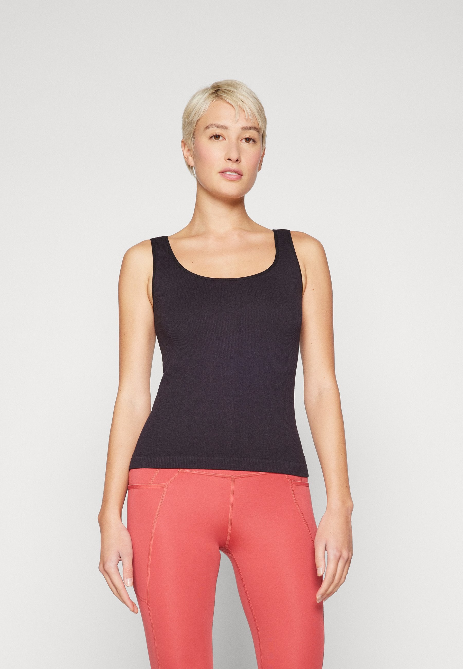 ONLY Play ONPJAIA LIFE SHORT SEAM