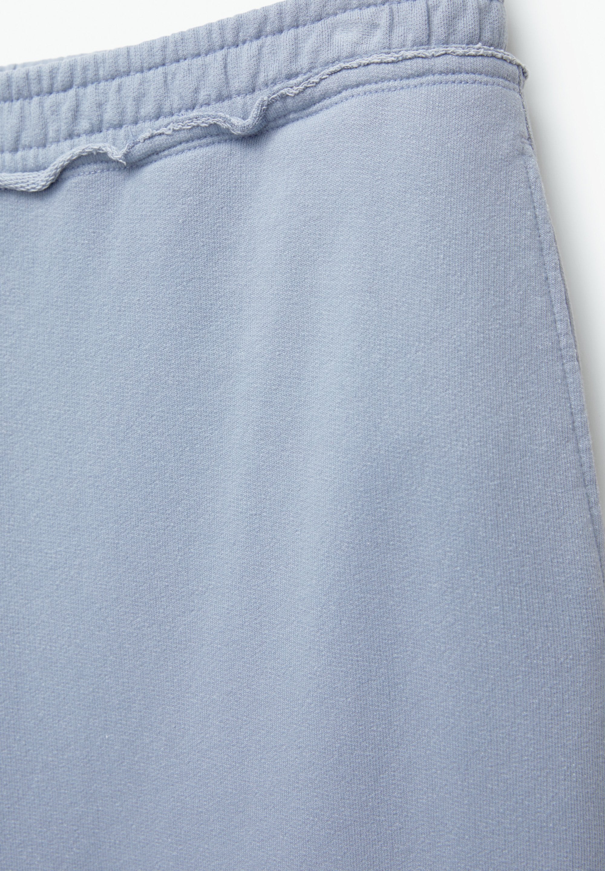 PULL&BEAR WITH FRAYED WAIST