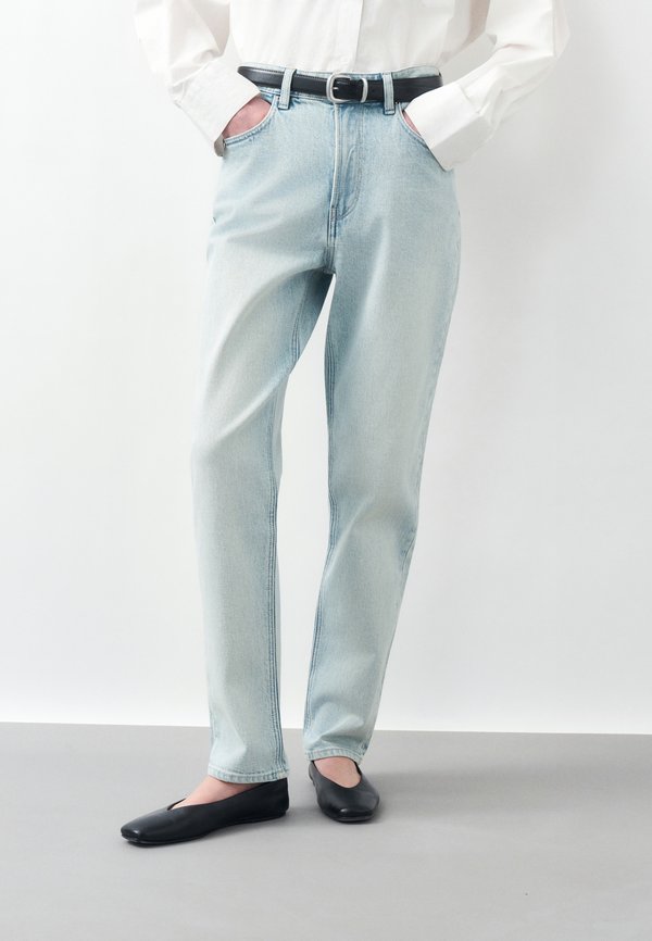 Calvin Klein Jeans NEW MOM JEAN