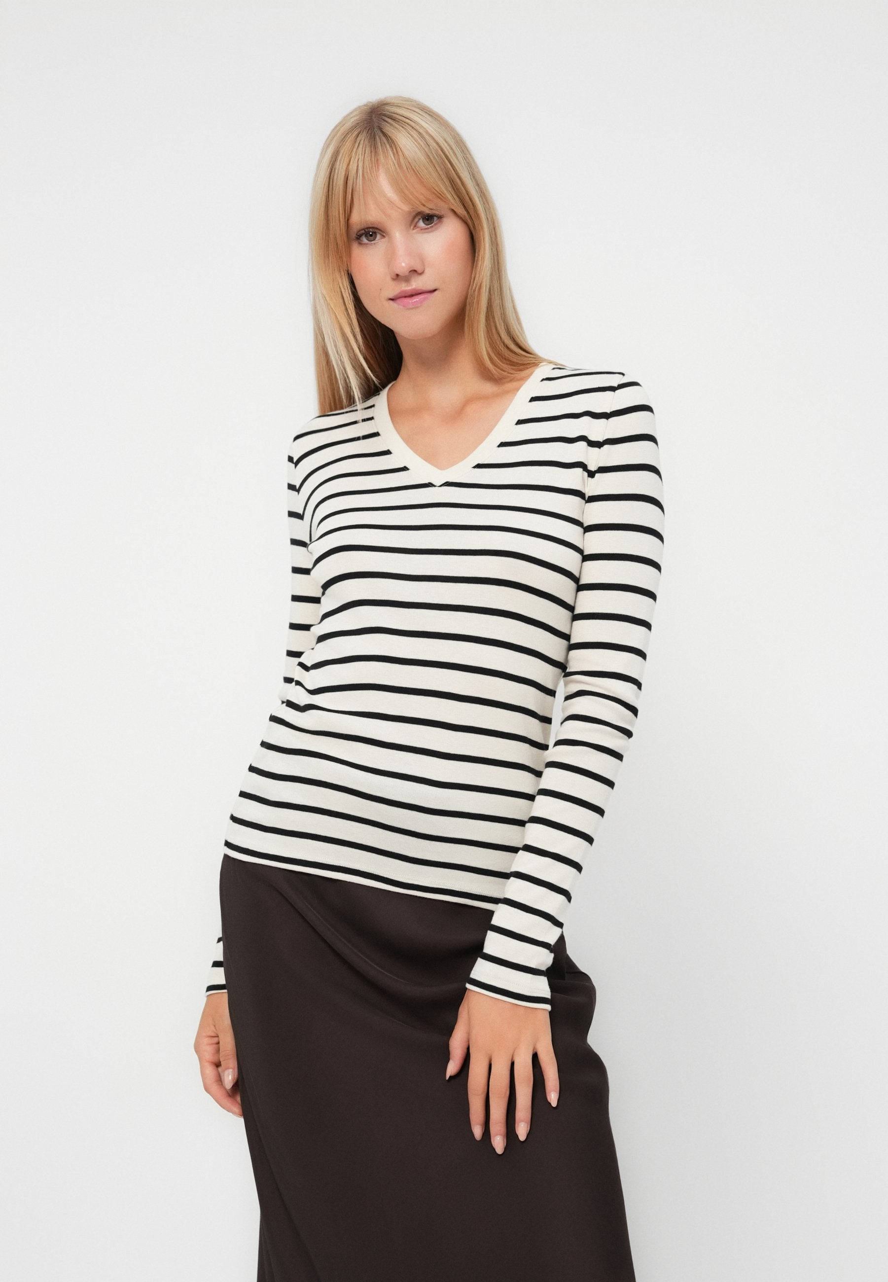 GAP MODERN V TEE STRIPE