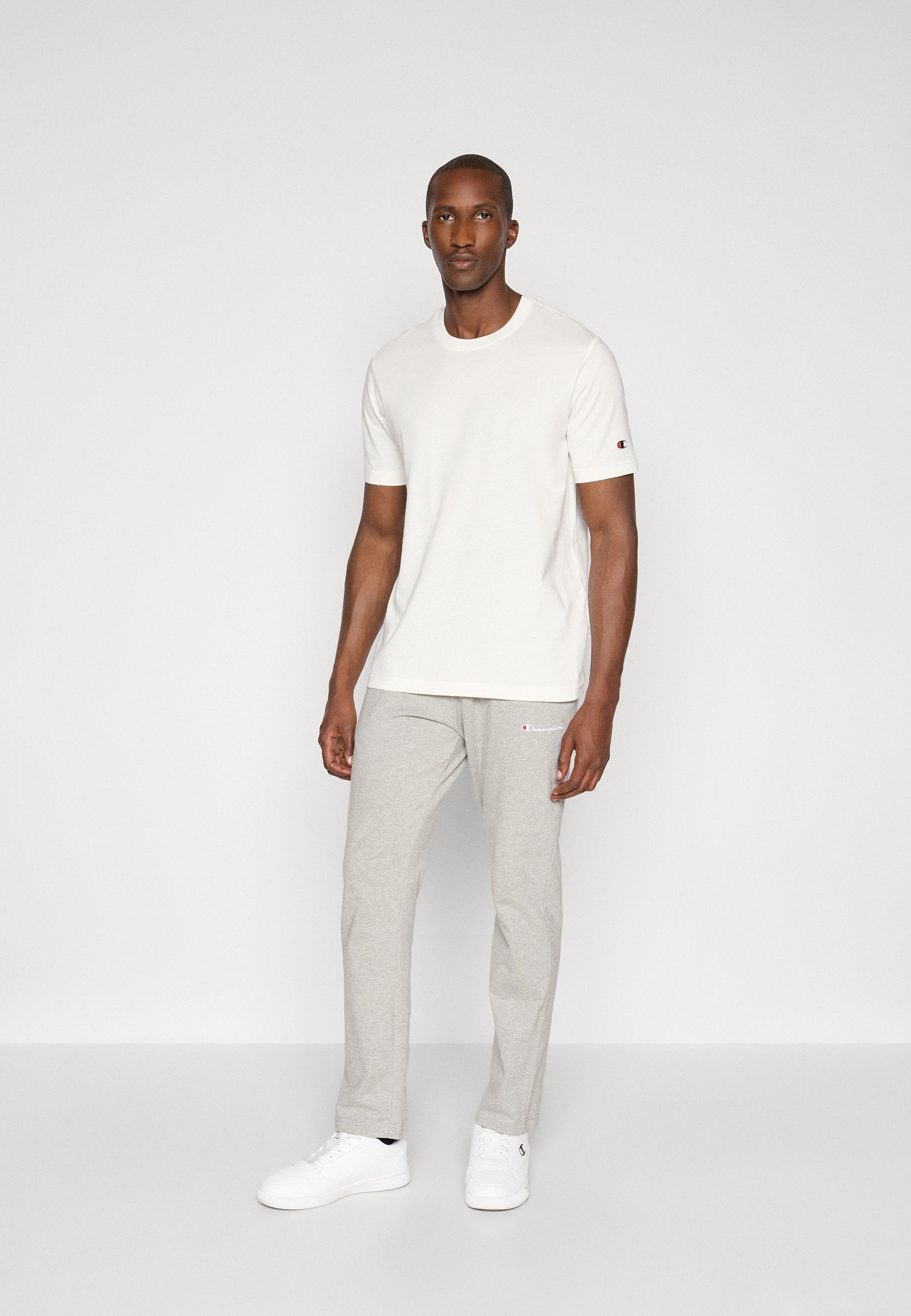 Champion SPORTSWEAR STANDARD FIT
2 PACK