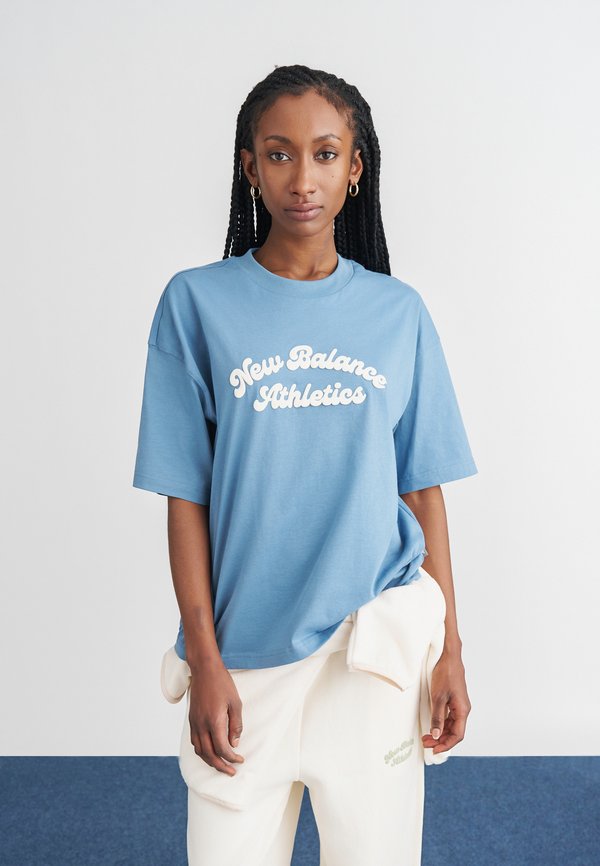 New Balance LINEAR HERITAGE - Print T-shirt - blue