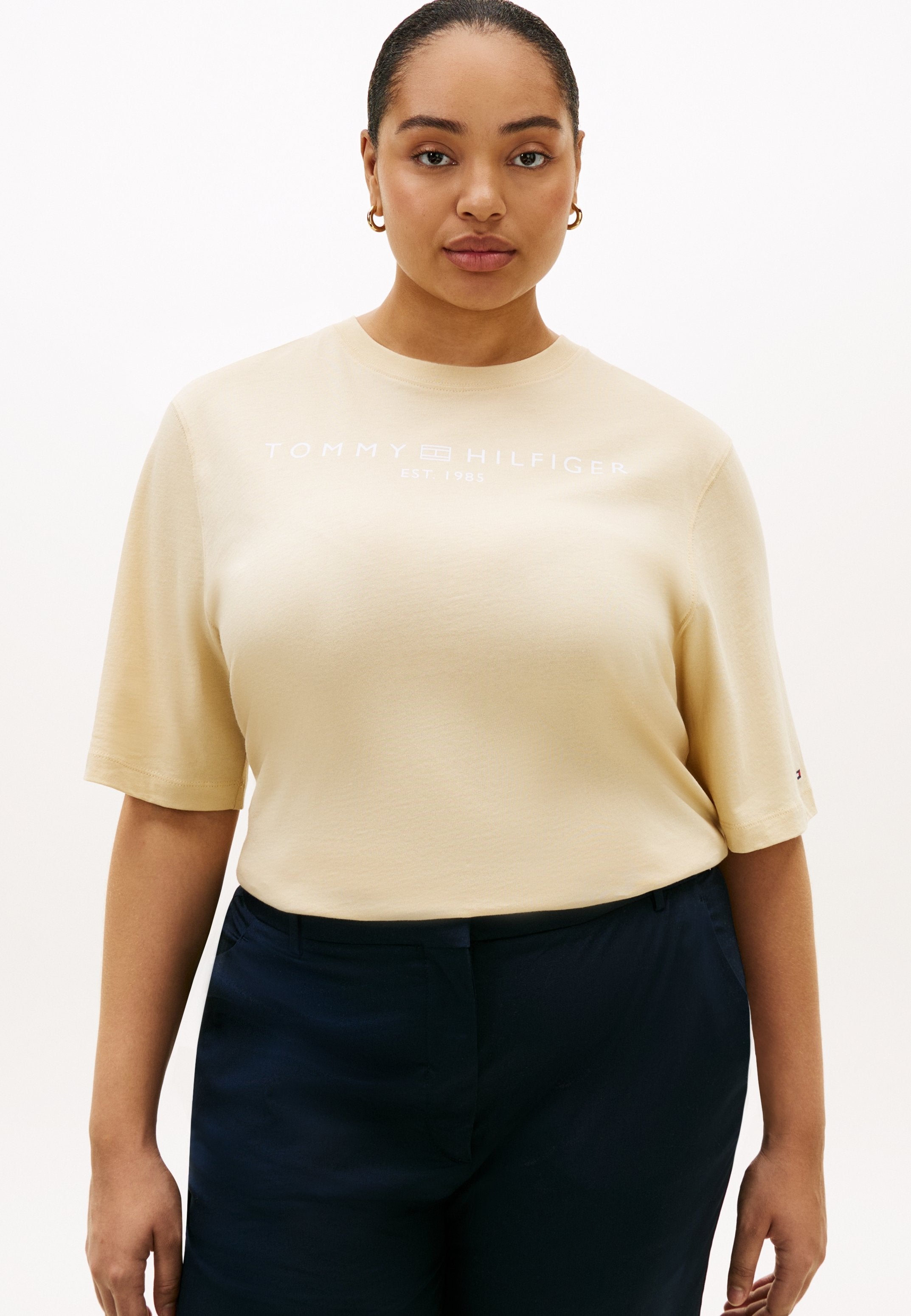 CURVE LOGO RELAXED JERSEY T-SHIRT Media 3
