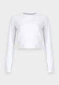 Weißes langärmeliges Cropped-Top aus glattem Stoff, mit einem dezenten "HUGO"-Logo in Hellgrau auf der Vorderseite.