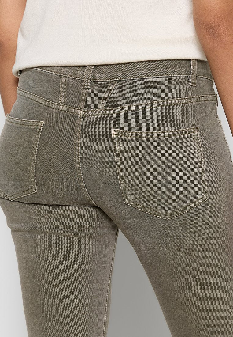 CLOSED BAKER