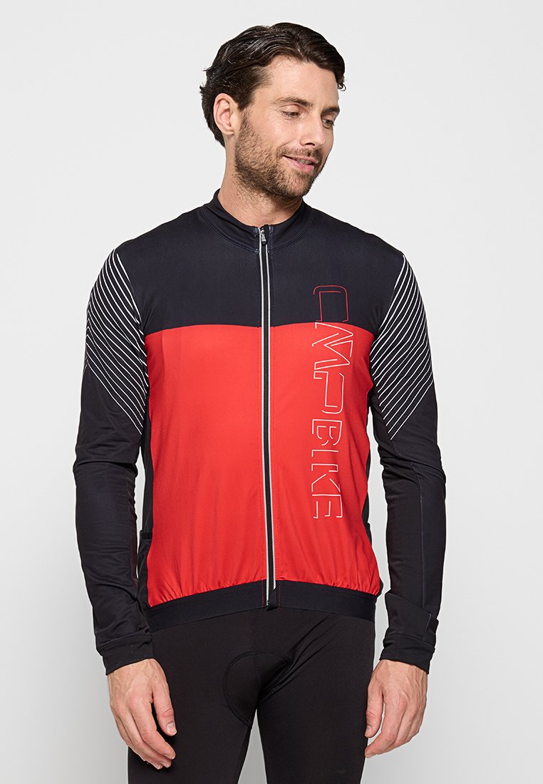 Männer Fahrradjacke in Schwarz und Rot, mit einem Reißverschluss vorne, gestreiftem Ärmel-Design und dezentem Logo-Detail. Hergestellt aus strukturiertem Material.