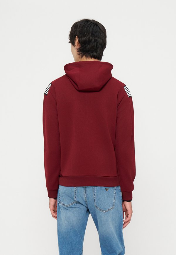 EA7 Emporio Armani