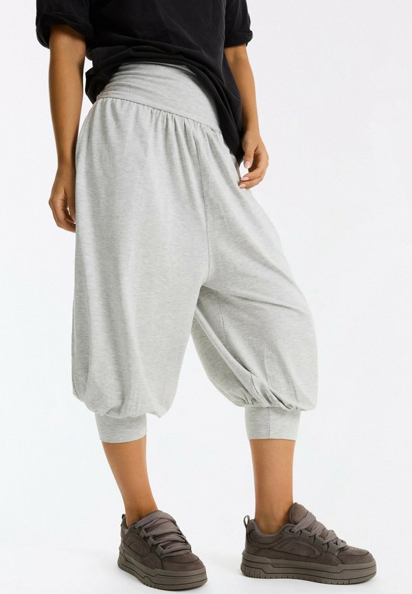 Bershka CHUNKY SKATER - TRAINERS - Trainers - grey