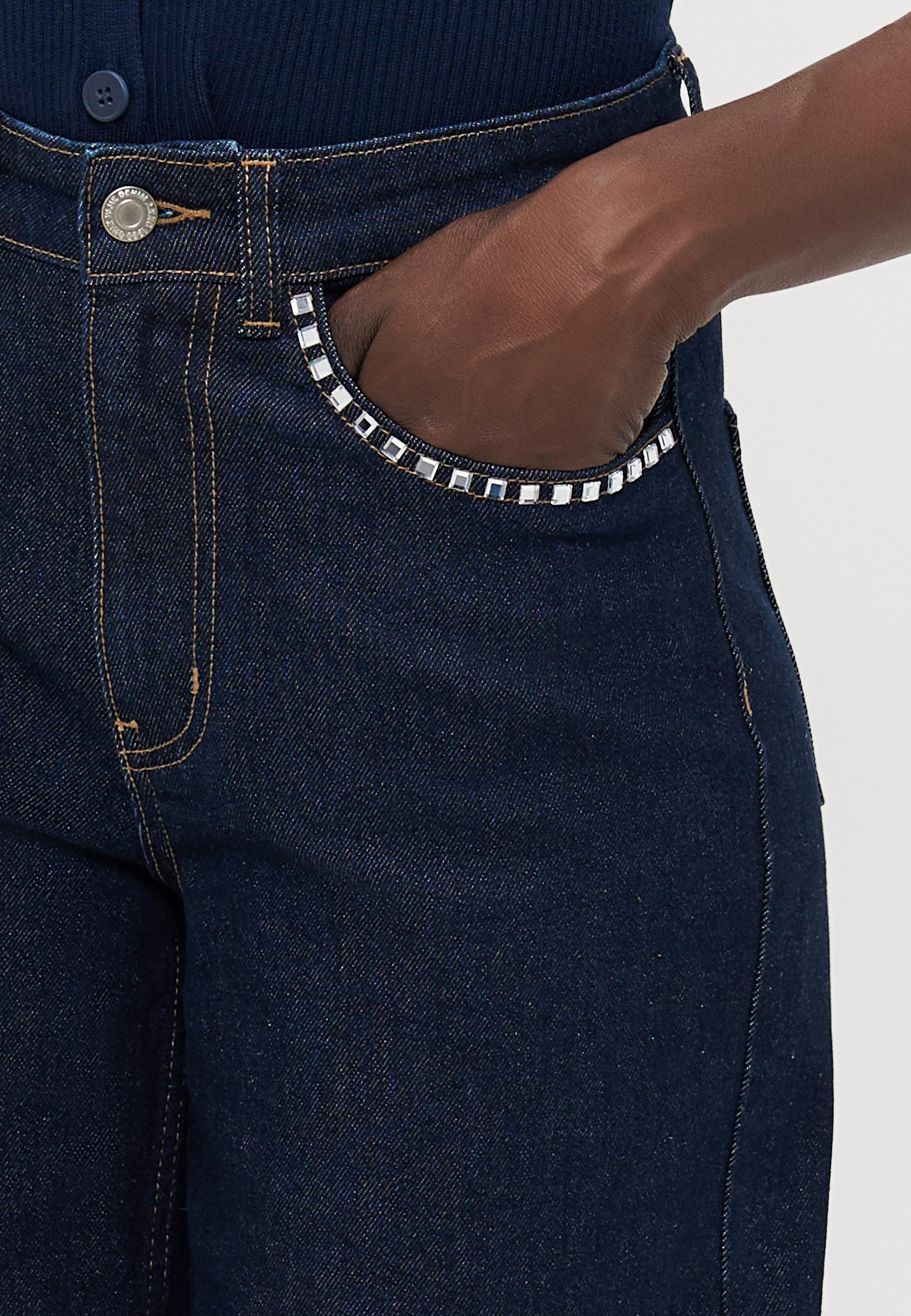 ONLTAMMY STUDS Media 5