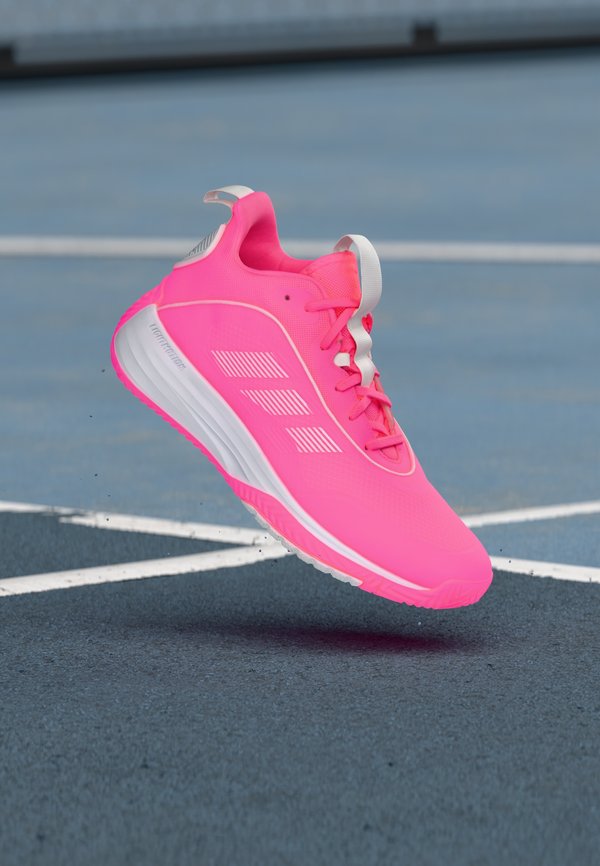 adidas Performance OWNTHEGAME 3.0 UNISEX