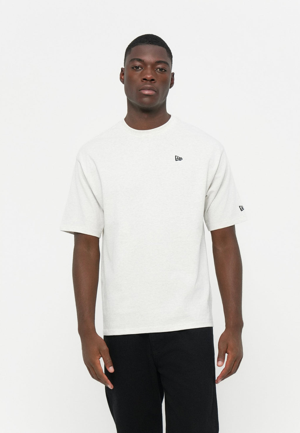 New Era PREMIUM ESSENTIAL TEE