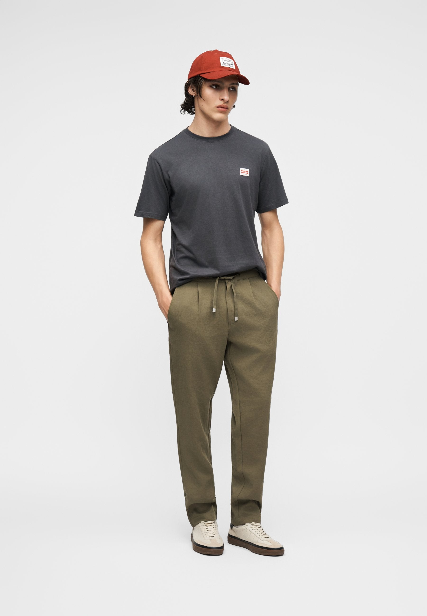 ONSWAKE LOOSE TAPERED Media 2
